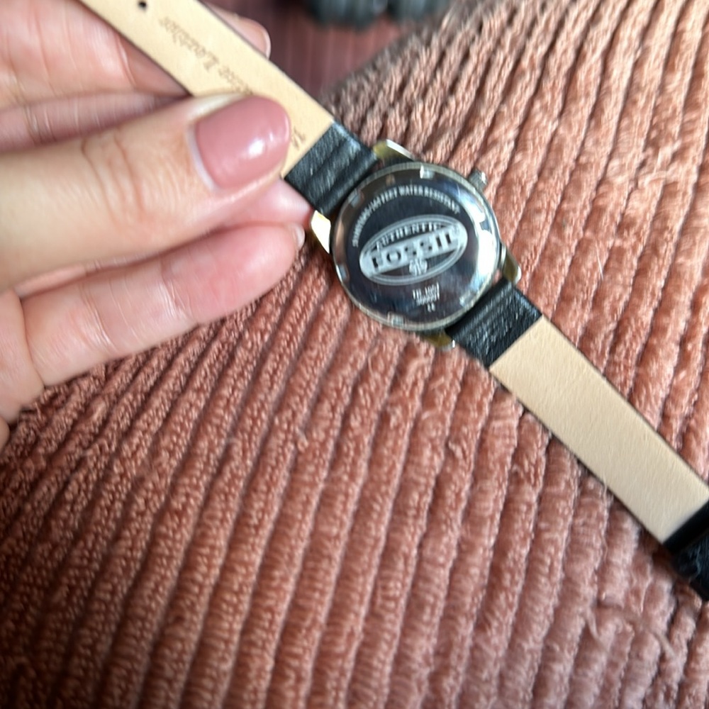 Vintage Fossil Watch - Picture 3 of 6